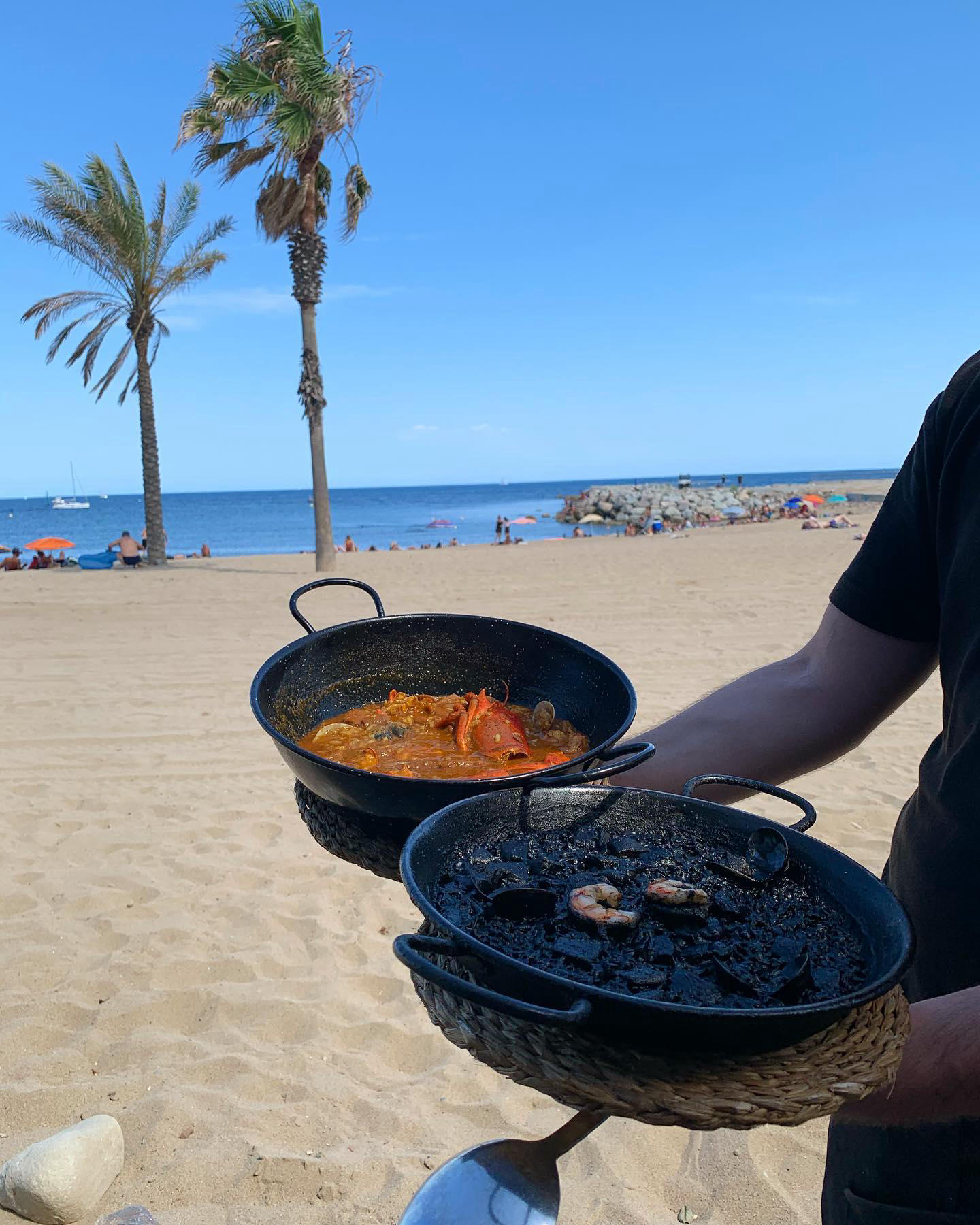 Buscamos Terrazas Barcelona - Disfrutando mucho de la terracita a pie de playa